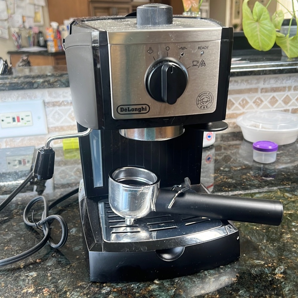 Delonghi espresso and cappuccino machine